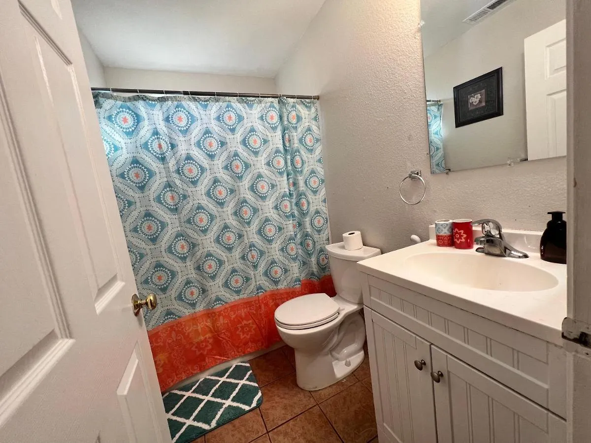 Whole Family - Wholestyl Hostel Sacramento